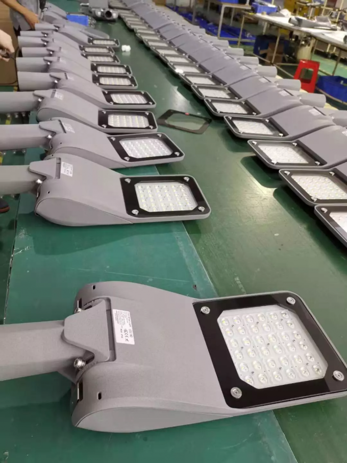 ENEC-COLUMBIUM EMC LVD bestätigte Straßenlaterne100W 16000lm Toolless LED 5 Jahre der Garantie-0